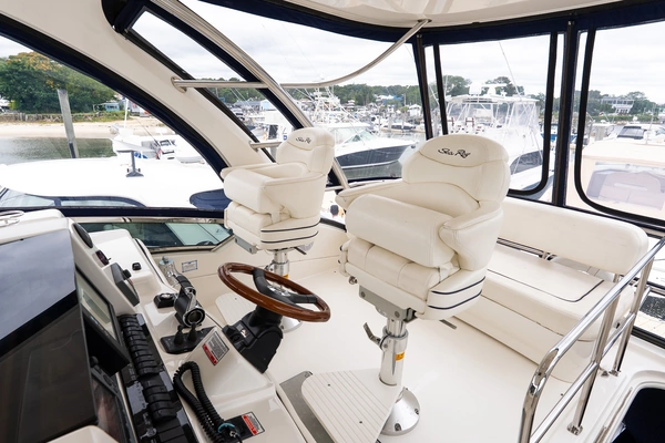Sea Ray 52 Sedan Bridge Yacht For Sale
