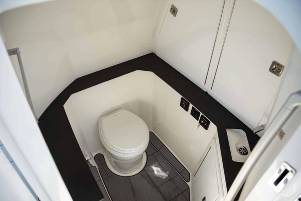 32ft Aviara Yacht For Sale