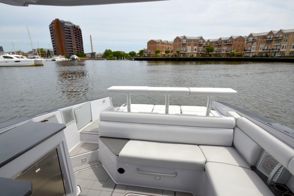 32ft Aviara Yacht For Sale