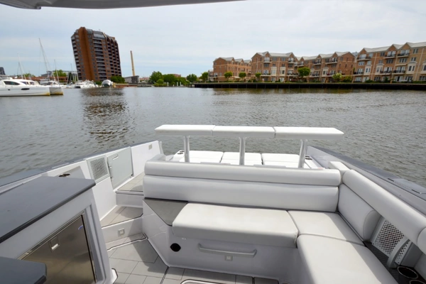 Aviara AV 32 Yacht For Sale