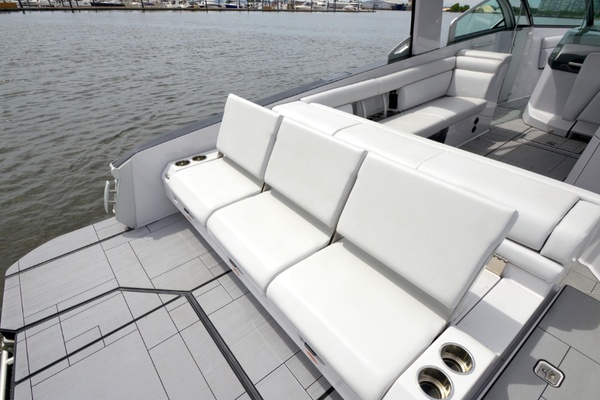 32ft Aviara Yacht For Sale