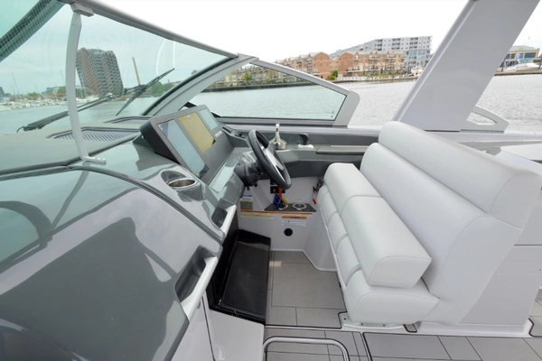 Aviara AV 32 Yacht For Sale