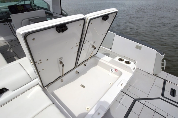 Aviara AV 32 Yacht For Sale