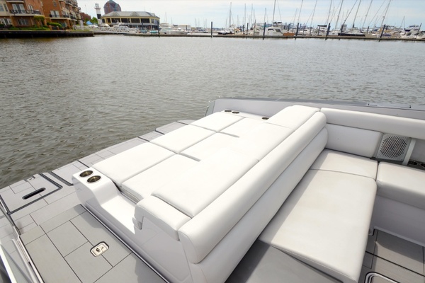 32ft Aviara Yacht For Sale
