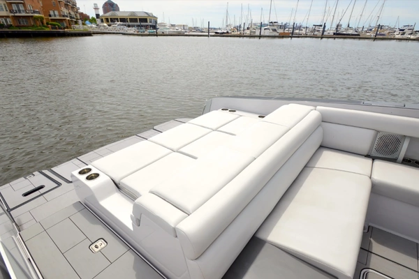 Aviara AV 32 Yacht For Sale
