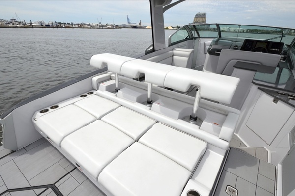 32ft Aviara Yacht For Sale