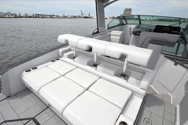 Aviara AV 32 Yacht For Sale