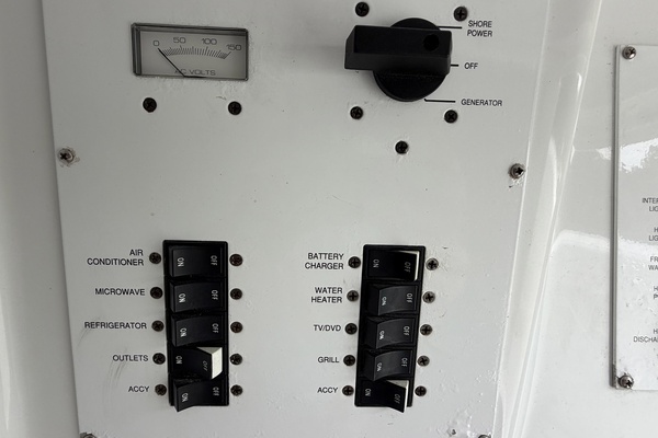 Liquid Asset 42ft Yellowfin Yacht For Sale