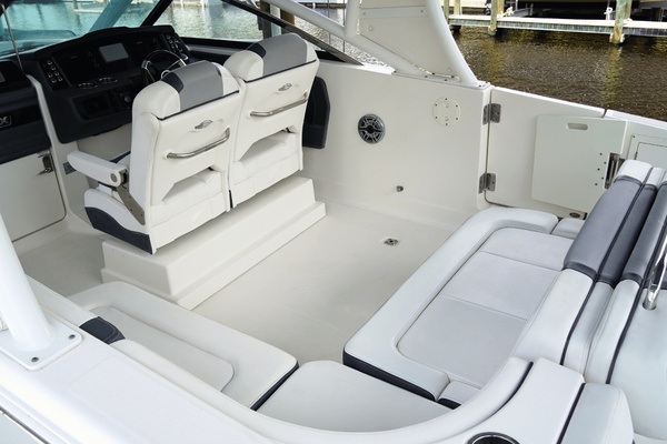 28ft Chaparral Yacht For Sale