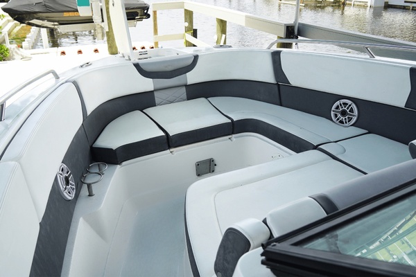 28ft Chaparral Yacht For Sale