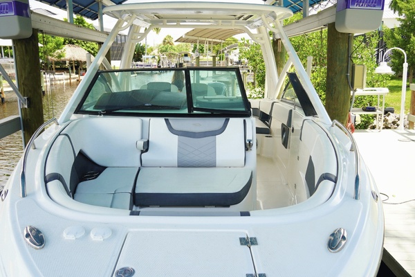 28ft Chaparral Yacht For Sale