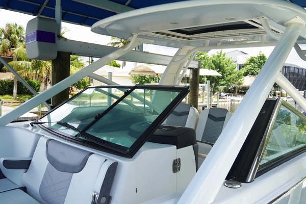 28ft Chaparral Yacht For Sale