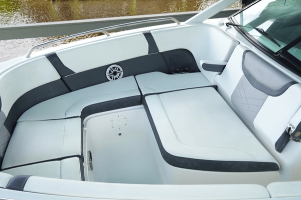 28ft Chaparral Yacht For Sale