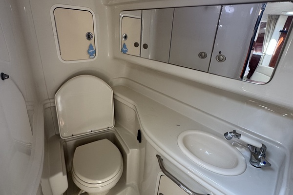 32ft Sea Ray Yacht For Sale