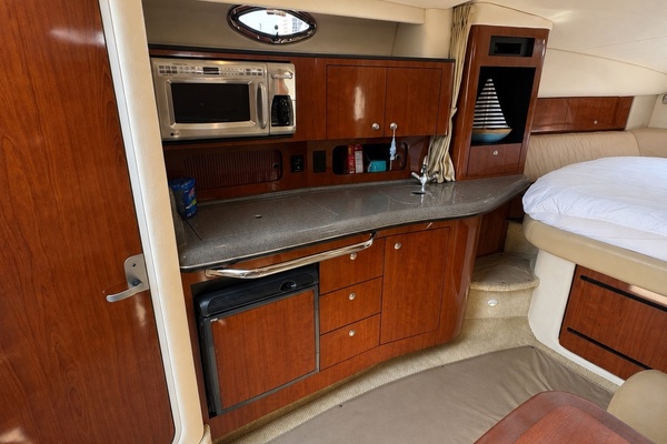 32ft Sea Ray Yacht For Sale
