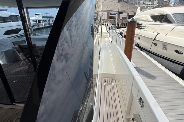 Absolute 62 Fly Yacht For Sale