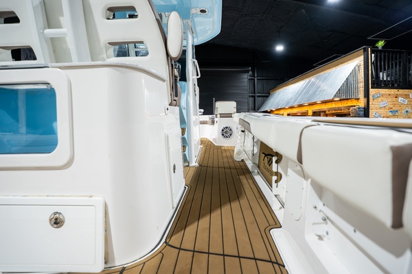 31ft Tidewater Yacht For Sale