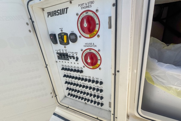 Fin  amp  Tonic 32ft Pursuit Yacht For Sale