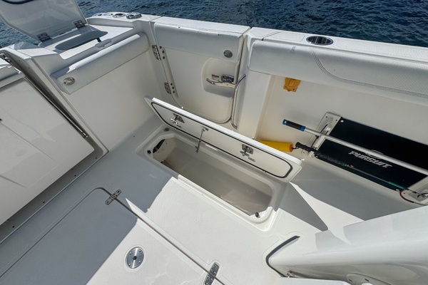 Fin  amp  Tonic 32ft Pursuit Yacht For Sale