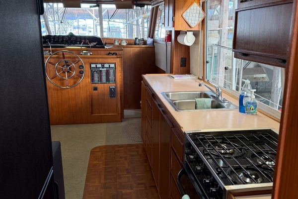 Sun Glo 42ft Cruise A Home Yacht For Sale