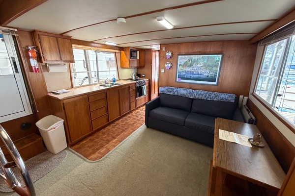 Sun Glo 42ft Cruise A Home Yacht For Sale