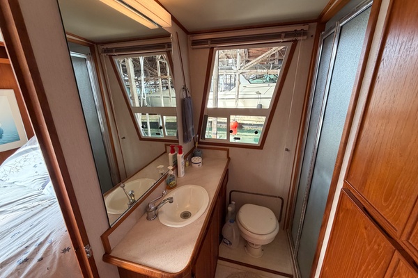 Sun Glo 42ft Cruise A Home Yacht For Sale