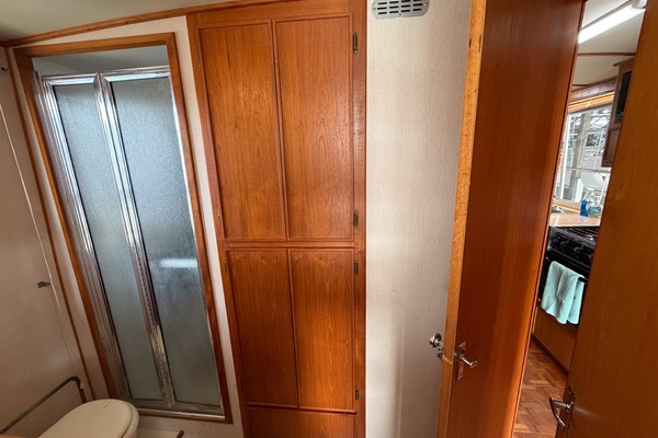 Sun Glo 42ft Cruise A Home Yacht For Sale