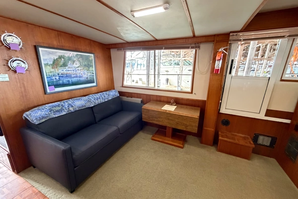 Cruise-A-Home Corsair 4200 Yacht For Sale