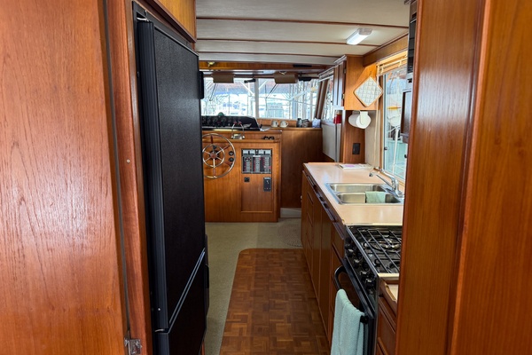 Sun Glo 42ft Cruise A Home Yacht For Sale