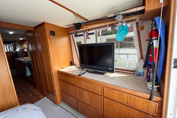 Sun Glo 42ft Cruise A Home Yacht For Sale