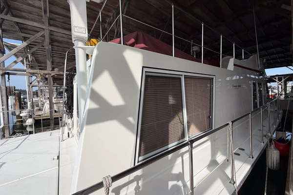 Cruise-A-Home Corsair 4200 Yacht For Sale