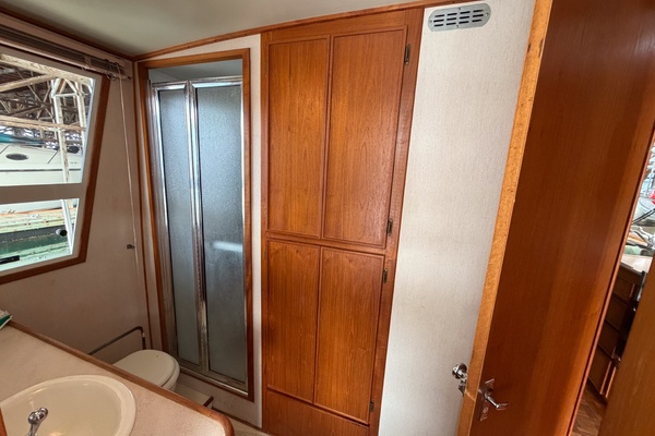Sun Glo 42ft Cruise A Home Yacht For Sale
