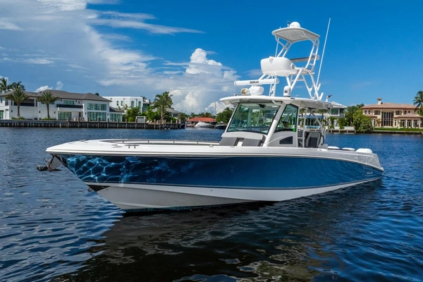 Boston Whaler  Yacht For Sale