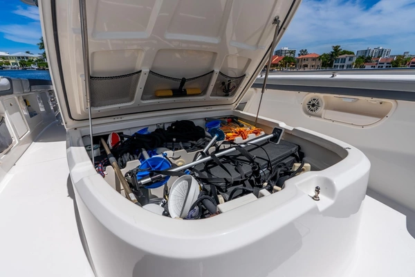 Boston Whaler  Yacht For Sale