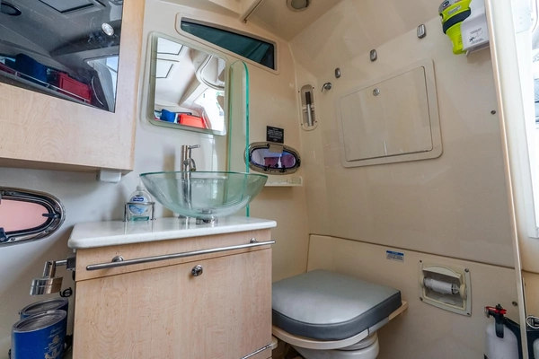 Boston Whaler  Yacht For Sale
