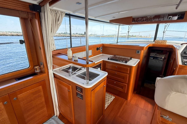 Beneteau Swift Trawler 44 Yacht For Sale