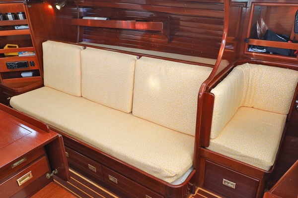 MOONLIGHT 40ft Hinckley Yacht For Sale