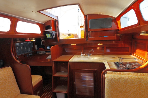 MOONLIGHT 40ft Hinckley Yacht For Sale