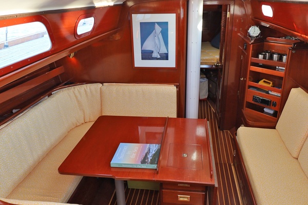 MOONLIGHT 40ft Hinckley Yacht For Sale