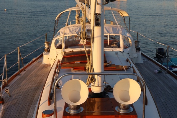 MOONLIGHT 40ft Hinckley Yacht For Sale