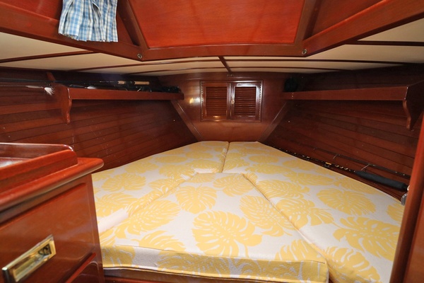 MOONLIGHT 40ft Hinckley Yacht For Sale