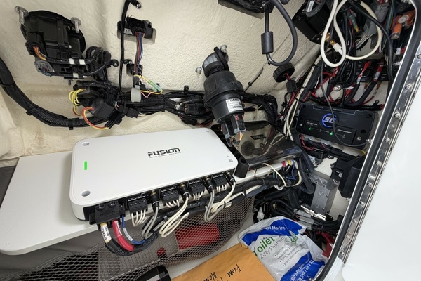 30ft Regulator Yacht For Sale