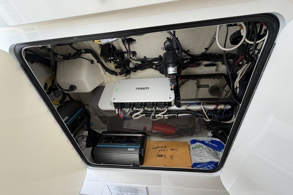 30ft Regulator Yacht For Sale