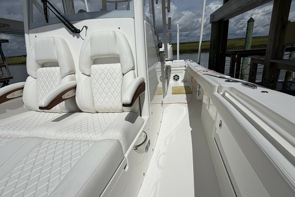 30ft Regulator Yacht For Sale