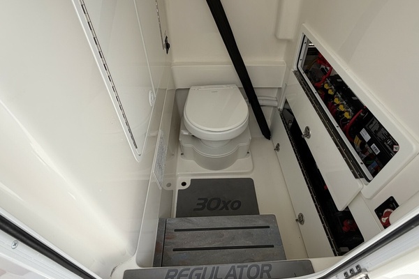 30ft Regulator Yacht For Sale