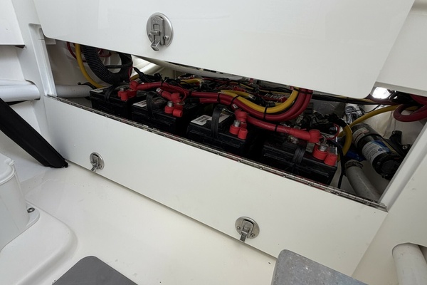 30ft Regulator Yacht For Sale