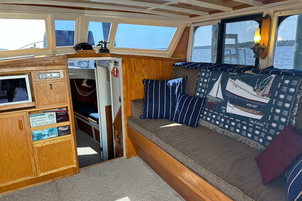 Miss Caroline 34ft Custom Yacht For Sale