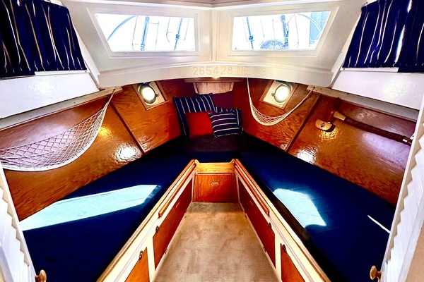 Miss Caroline 34ft Custom Yacht For Sale