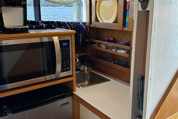 Miss Caroline 34ft Custom Yacht For Sale