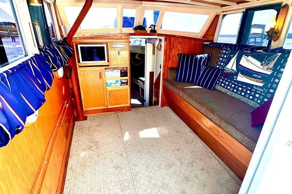 Miss Caroline 34ft Custom Yacht For Sale